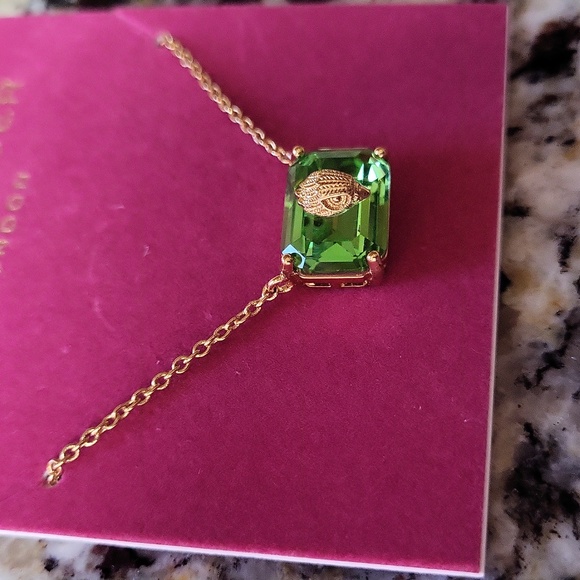 Kurt Geiger Emerald Cut Green Crystal Pendant Necklace - Picture 6 of 11